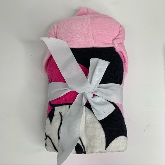 Disney Brand Minnie Mouse Hooded Beach, Swim Towel 100% Cotton New In Package - Picture 6 of 8